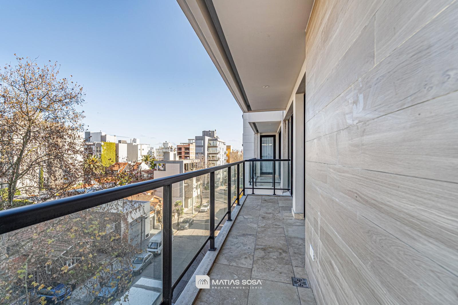 For Sale - Apartment in Guemes - Financing Available - Category - 3-room apartment