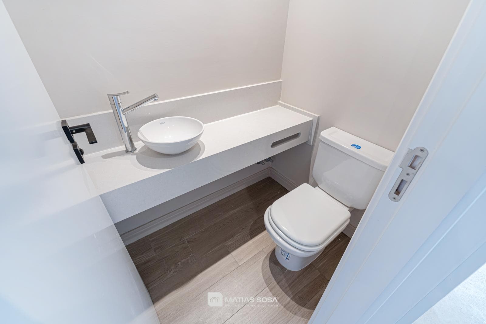 For Sale - Apartment in Guemes - Financing Available - Category - 3-room apartment