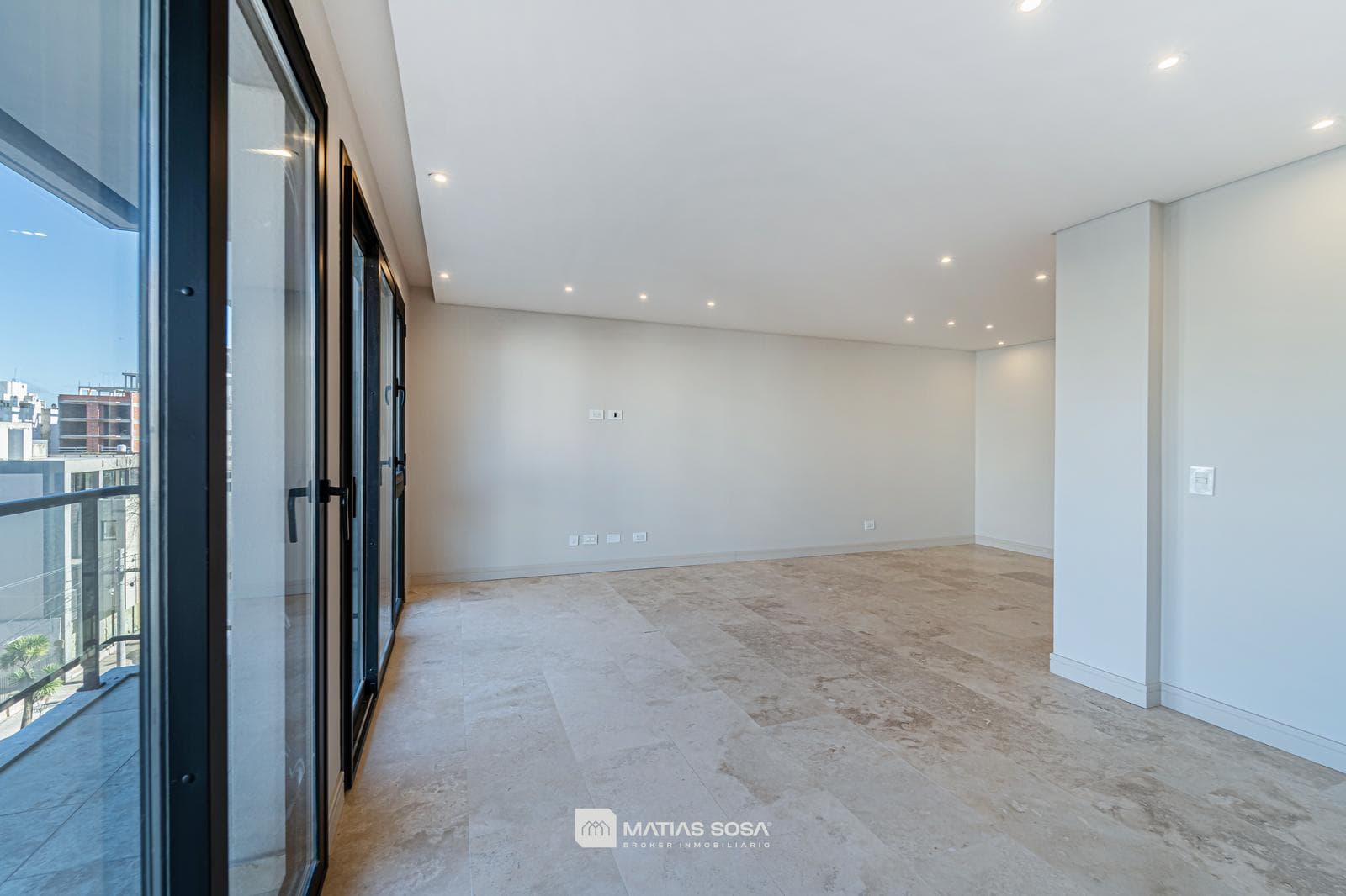 For Sale - Apartment in Guemes - Financing Available - Category - 3-room apartment