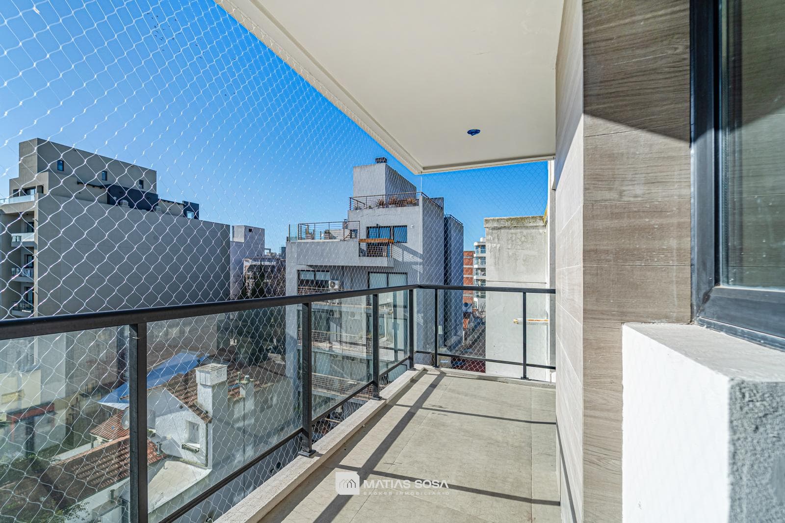 For Sale - Apartment in Guemes - Financing Available - Category - 3-room apartment