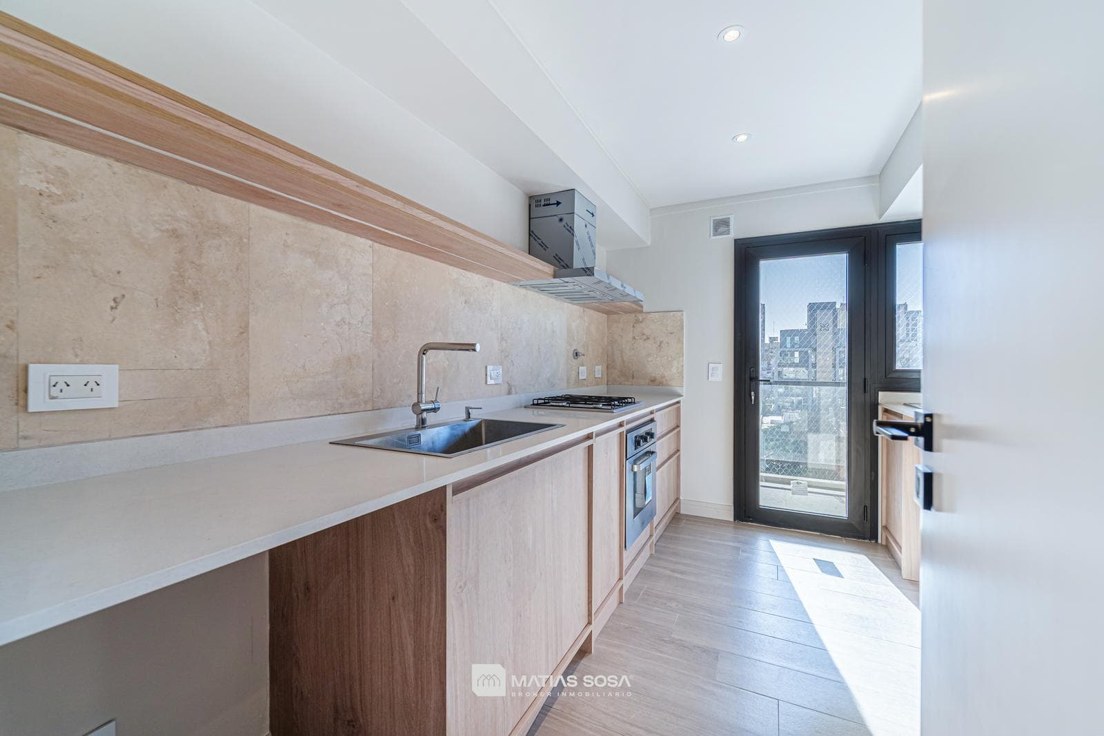 For Sale - Apartment in Guemes - Financing Available - Category - 3-room apartment