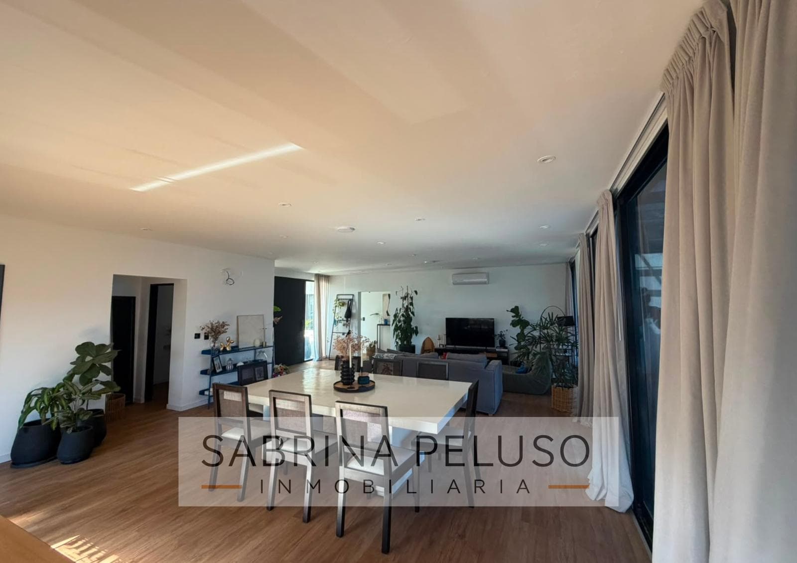 4-BEDROOM HOUSE FOR SALE - PRADOS DEL OESTE GATED COMMUNITY - LA REJA/MORENO
