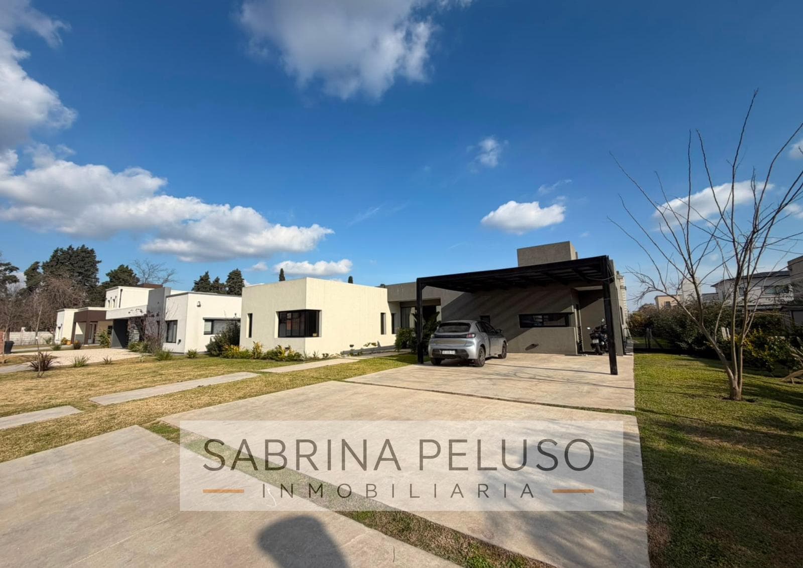 4-BEDROOM HOUSE FOR SALE - PRADOS DEL OESTE GATED COMMUNITY - LA REJA/MORENO