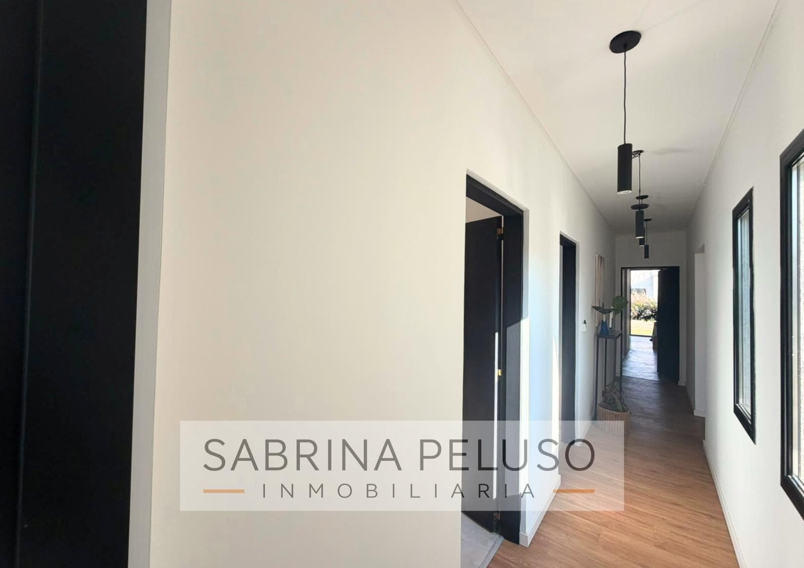 4-BEDROOM HOUSE FOR SALE - PRADOS DEL OESTE GATED COMMUNITY - LA REJA/MORENO