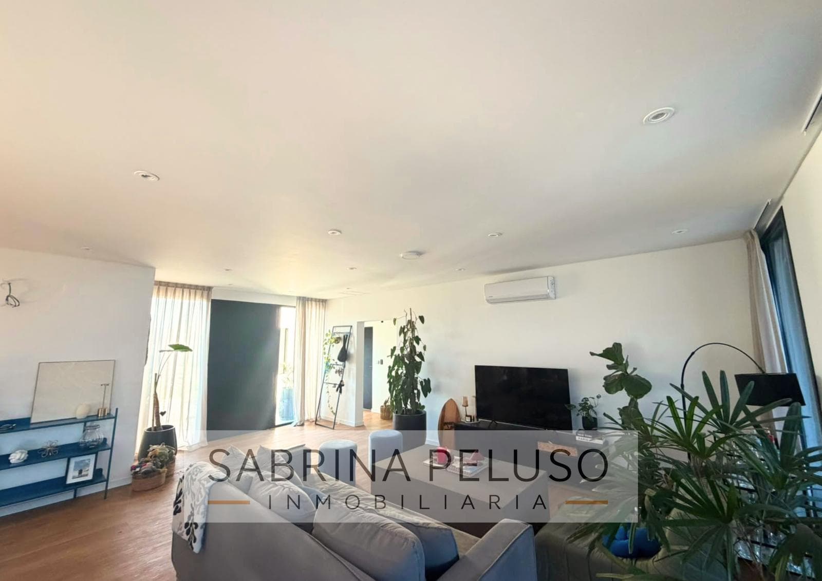 4-BEDROOM HOUSE FOR SALE - PRADOS DEL OESTE GATED COMMUNITY - LA REJA/MORENO