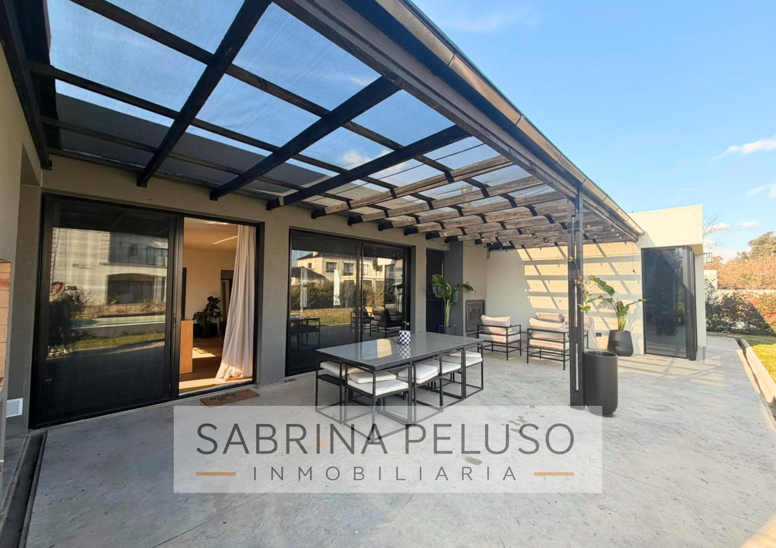4-BEDROOM HOUSE FOR SALE - PRADOS DEL OESTE GATED COMMUNITY - LA REJA/MORENO