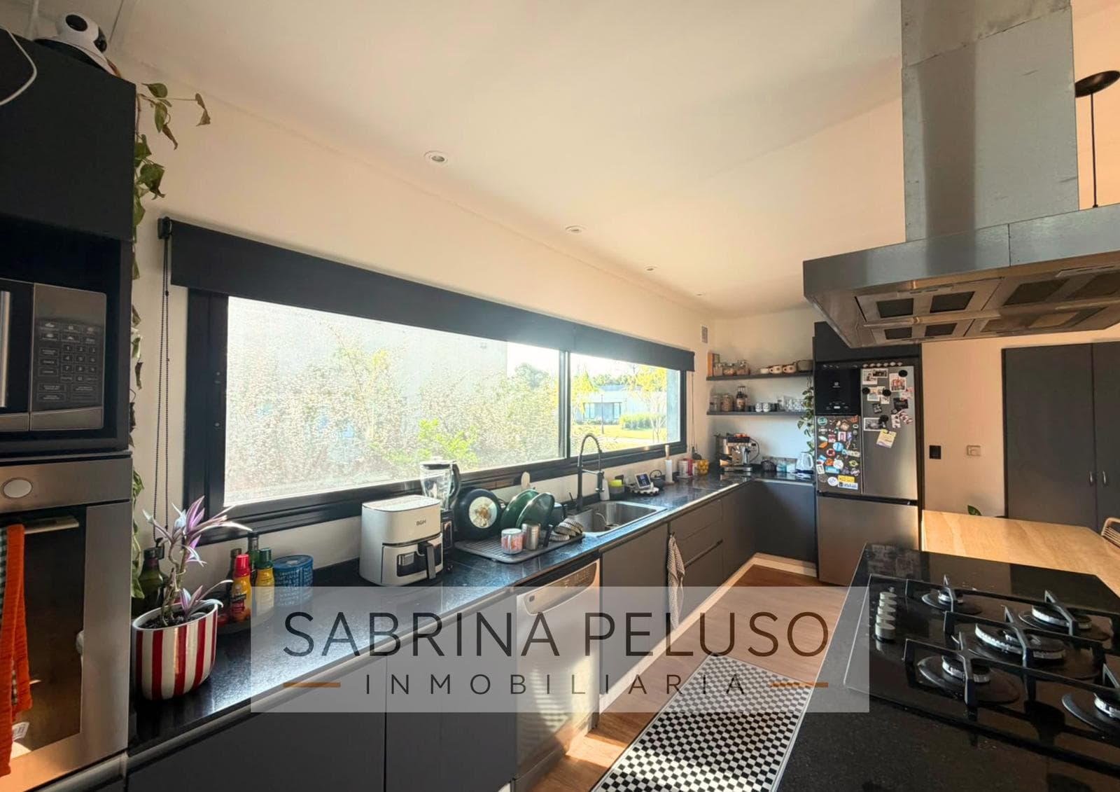 4-BEDROOM HOUSE FOR SALE - PRADOS DEL OESTE GATED COMMUNITY - LA REJA/MORENO