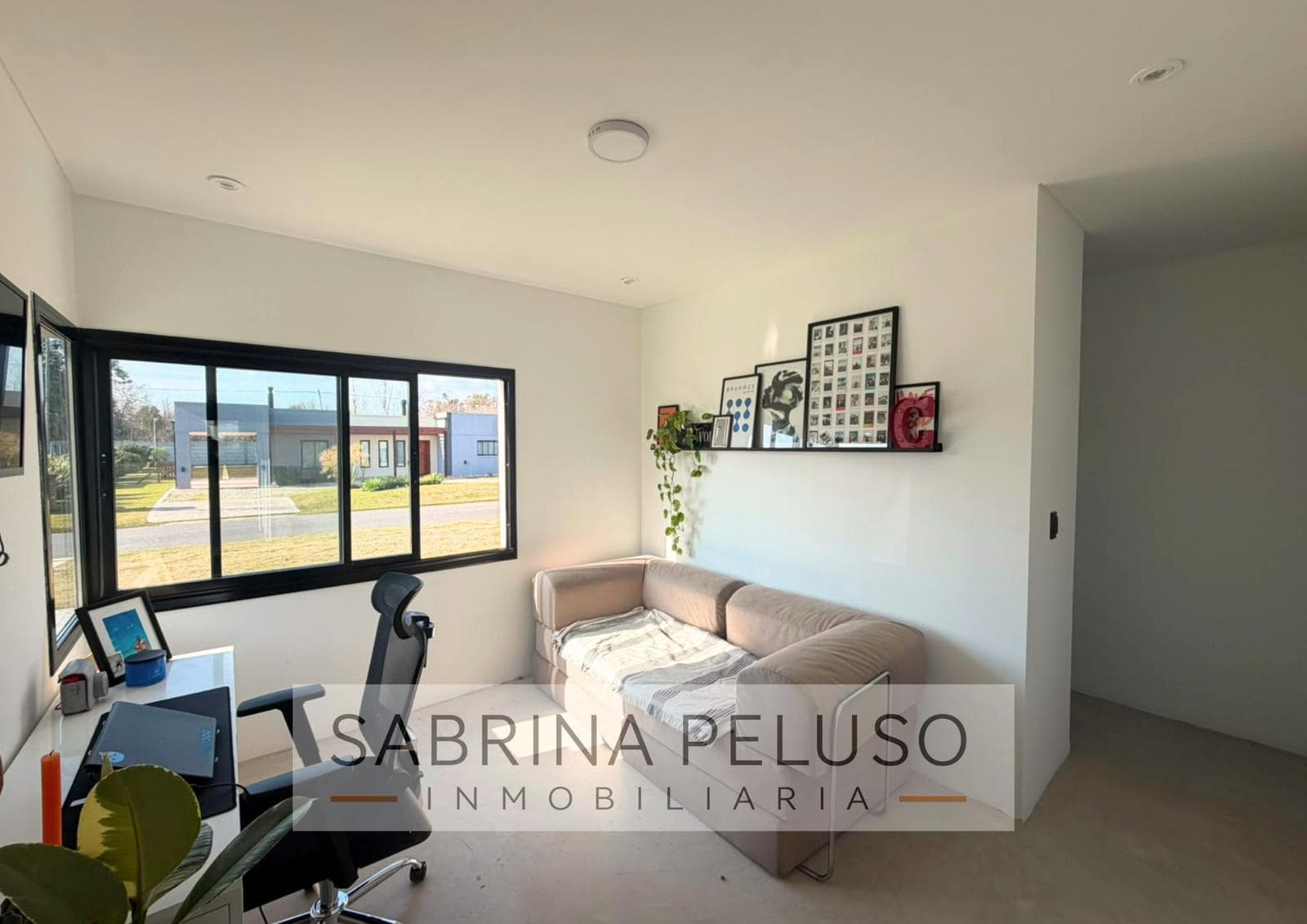 4-BEDROOM HOUSE FOR SALE - PRADOS DEL OESTE GATED COMMUNITY - LA REJA/MORENO
