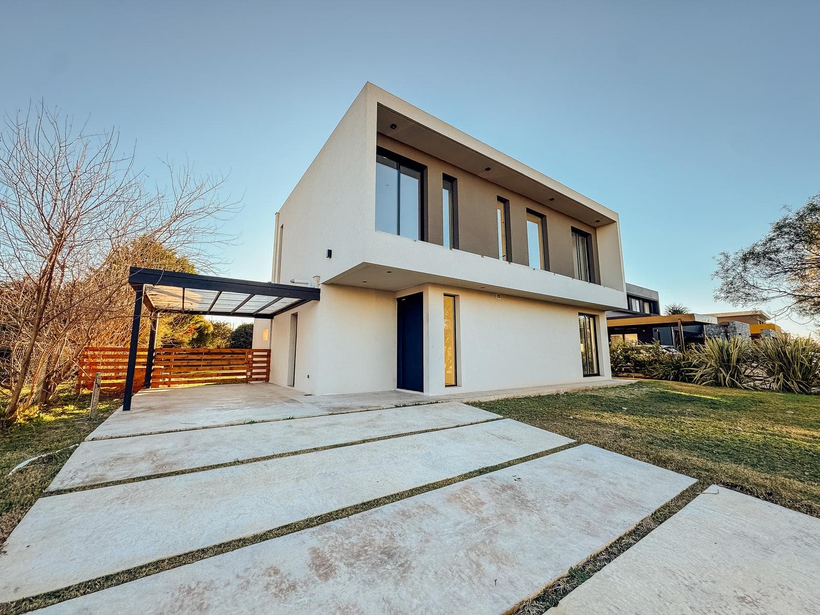 Venta Casa en El Canton - Norte 5 ambientes