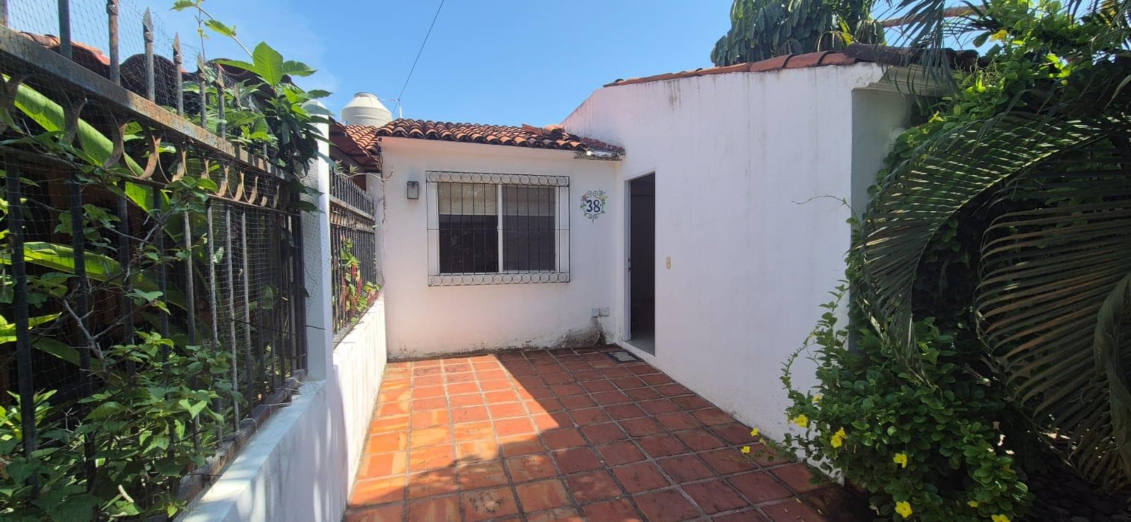 House in the Palmares Universidad Subdivision