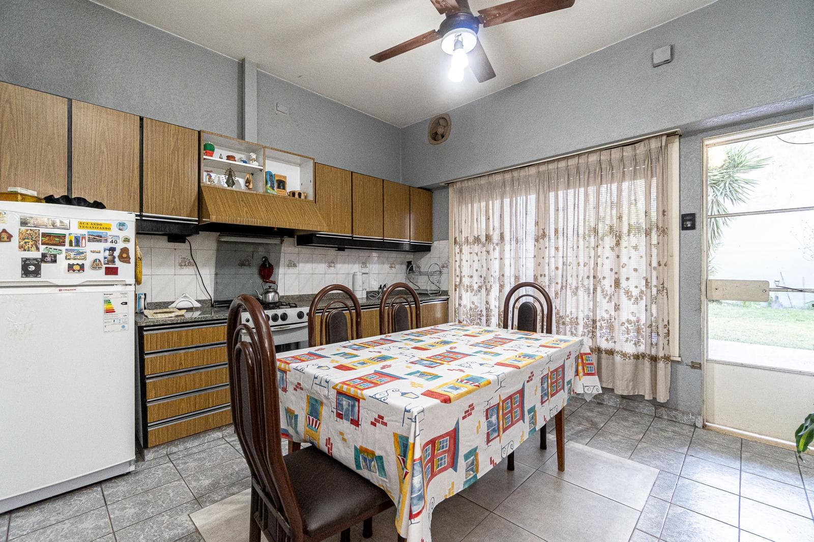 House for Sale in Malaver, THREE ROOMS, PARK, QUINCHO, GRILL, GARAGES, QUALIFIES FOR A LOAN