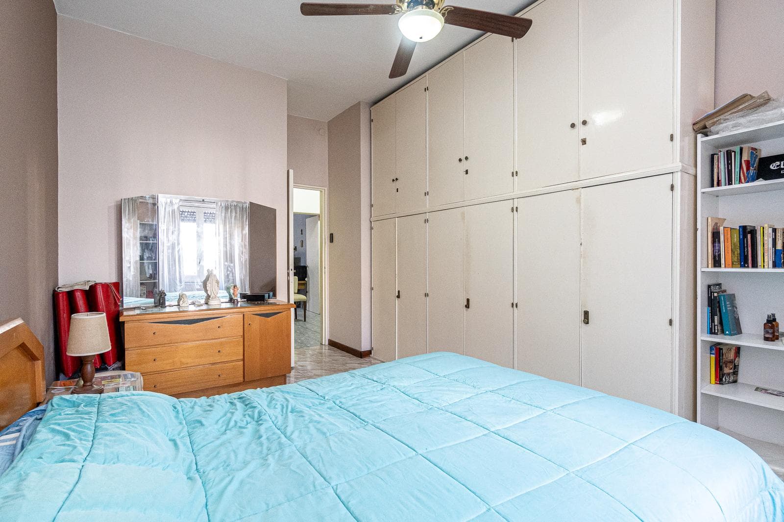 House for Sale in Malaver, THREE ROOMS, PARK, QUINCHO, GRILL, GARAGES, QUALIFIES FOR A LOAN