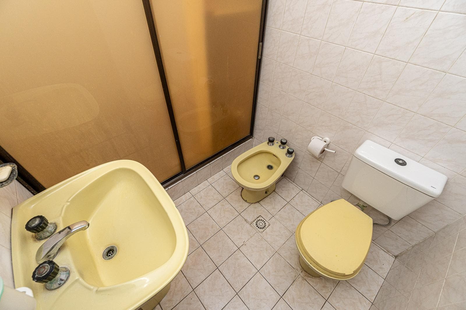 House for Sale in Malaver, THREE ROOMS, PARK, QUINCHO, GRILL, GARAGES, QUALIFIES FOR A LOAN