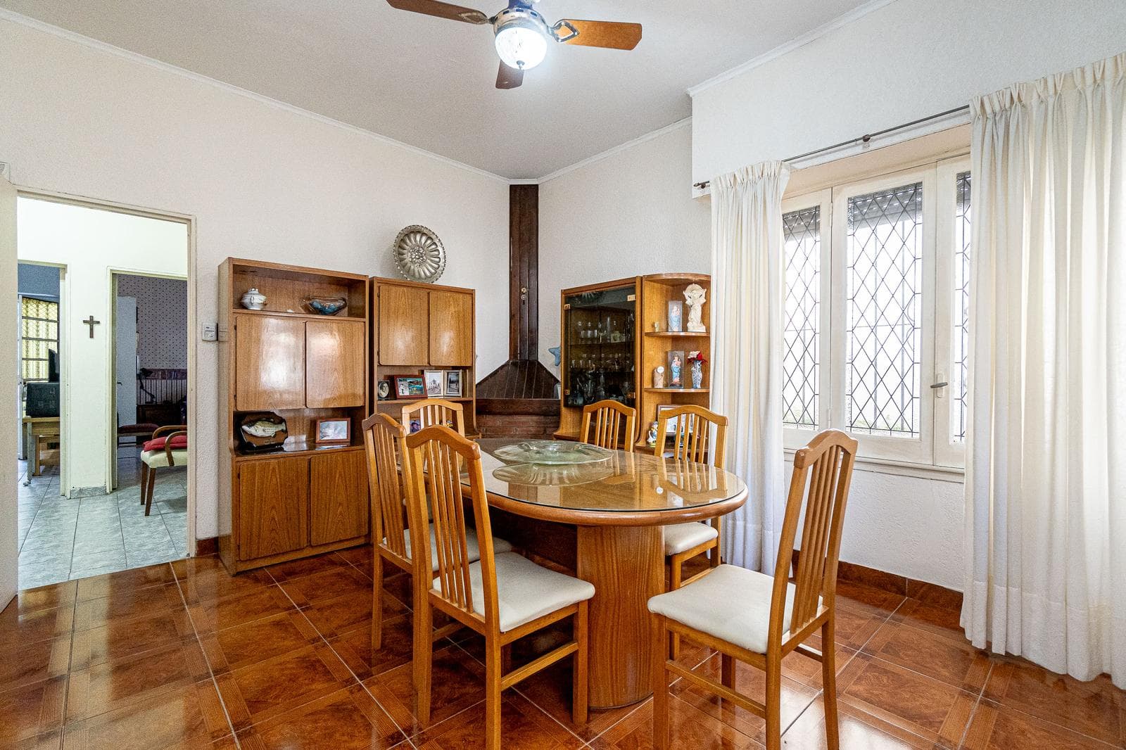 House for Sale in Malaver, THREE ROOMS, PARK, QUINCHO, GRILL, GARAGES, QUALIFIES FOR A LOAN
