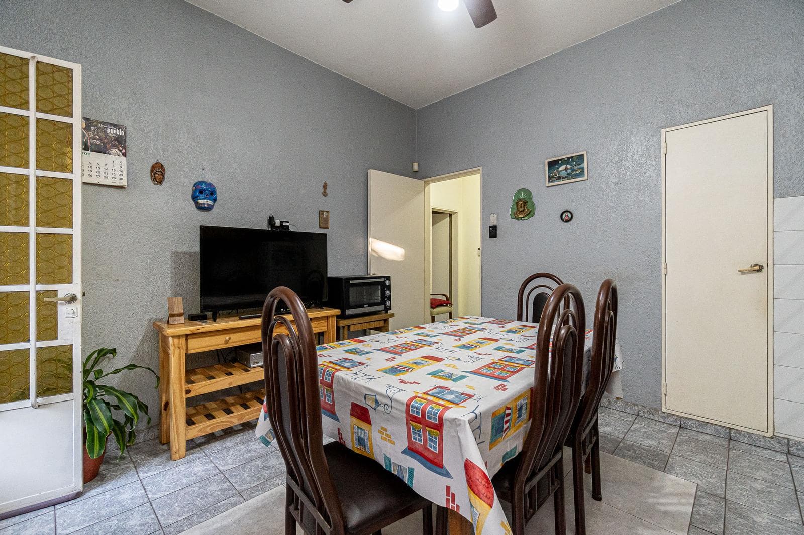 House for Sale in Malaver, THREE ROOMS, PARK, QUINCHO, GRILL, GARAGES, QUALIFIES FOR A LOAN