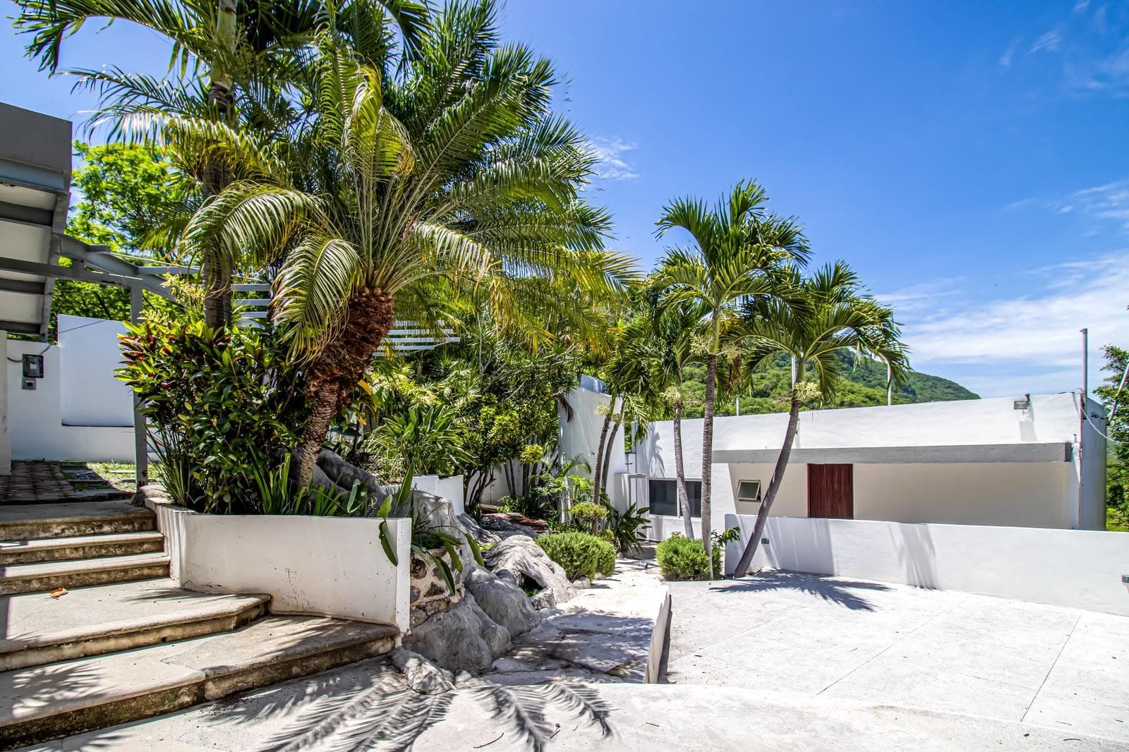 House for Sale in the Club de Golf San Gaspar Subdivision, Jiutepec, Morelos