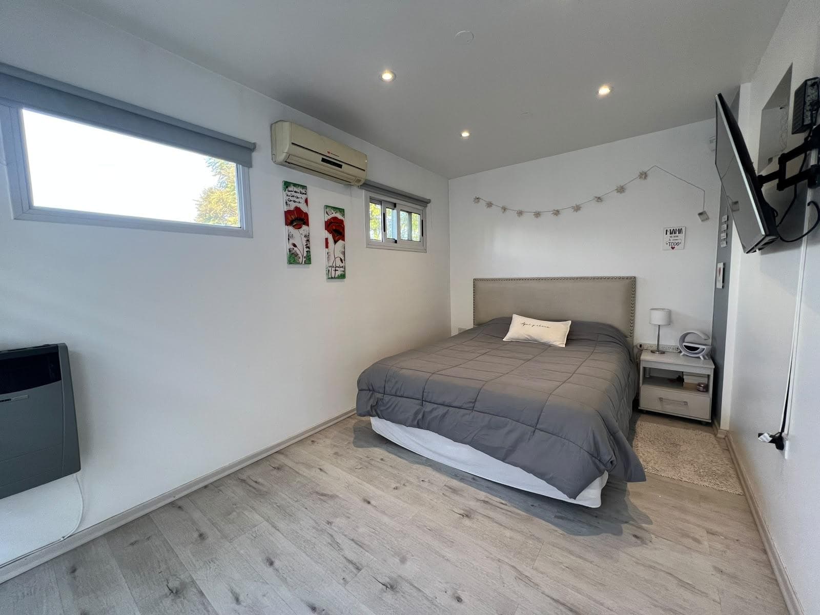 SPACIOUS AND BRIGHT DUPLEX FOR SALE IN CUARTA OESTE