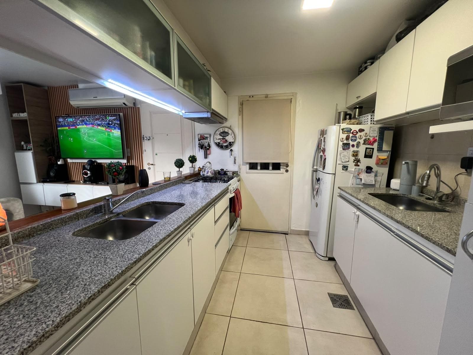 SPACIOUS AND BRIGHT DUPLEX FOR SALE IN CUARTA OESTE