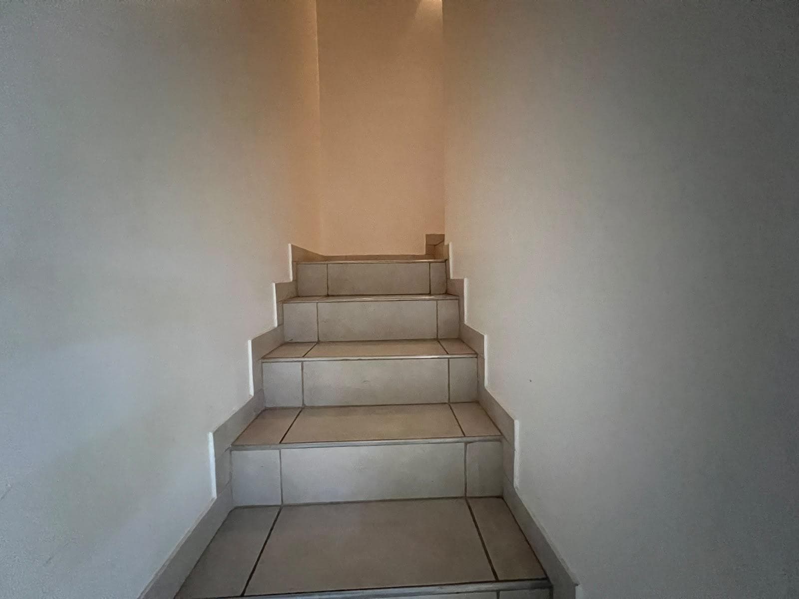SPACIOUS AND BRIGHT DUPLEX FOR SALE IN CUARTA OESTE