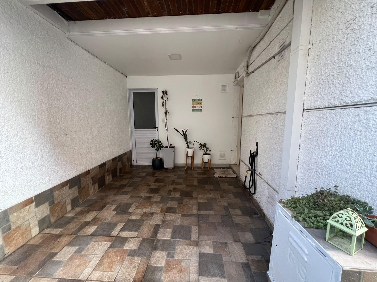 SPACIOUS AND BRIGHT DUPLEX FOR SALE IN CUARTA OESTE