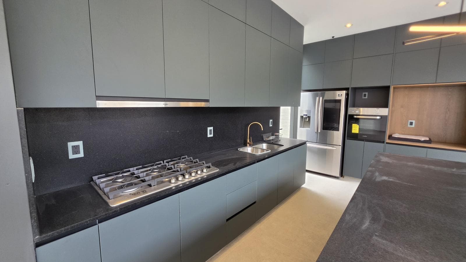 Casa en venta Álamos Tres Marías Fraccionamiento privado con Caseta de vigilancia y casa club