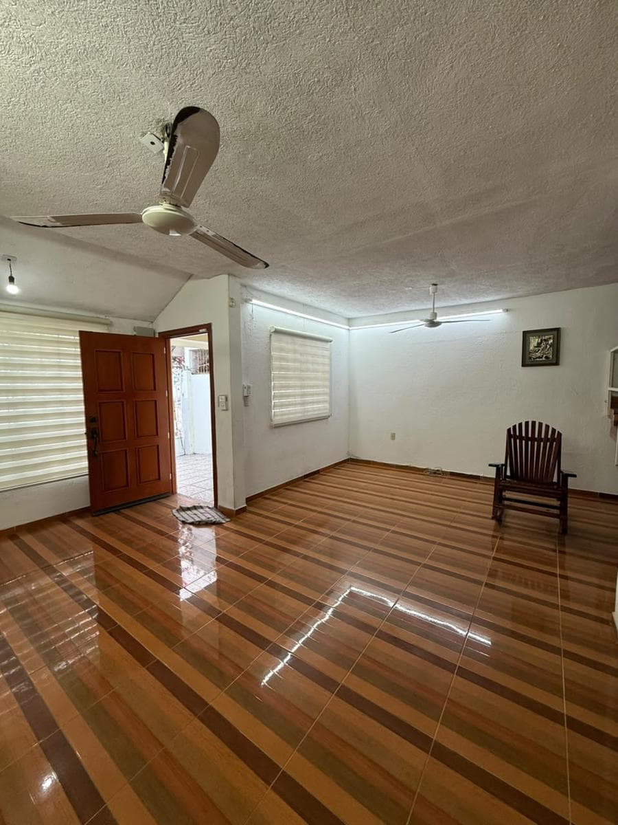 House for Sale in Siglo XXI, Casas Diaz, Veracruz Puerto