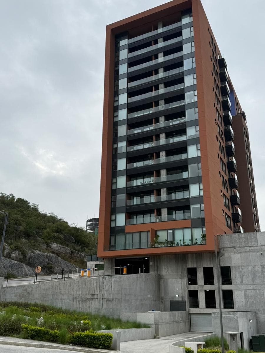 Apartment in Colinas de San Jerónimo, Cntera Torre Zafiro