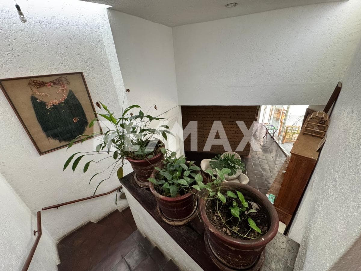 House for Sale in the Los Limoneros Subdivision