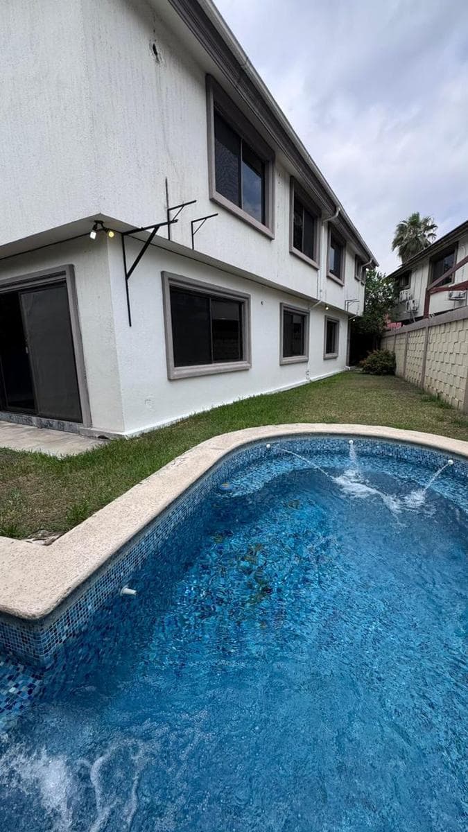 HOUSE FOR RENT IN FUENTES DEL VALLE, SAN PEDRO