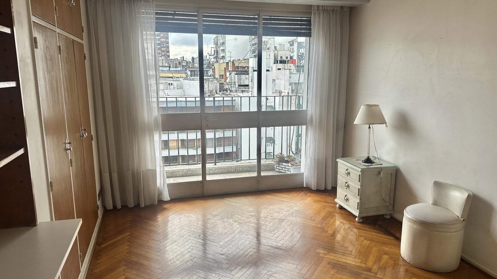 Apartment in Buenos Aires (CABA), Recoleta, with a terrace, 5 rooms, eligible for financing