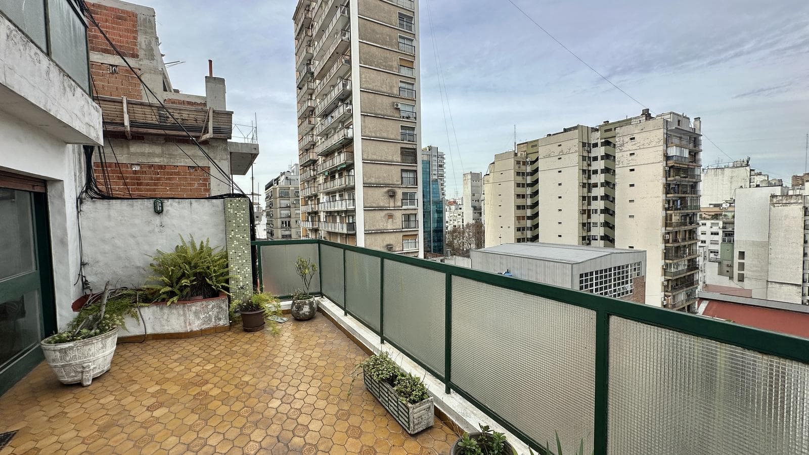 Apartment in Buenos Aires (CABA), Recoleta, with a terrace, 5 rooms, eligible for financing