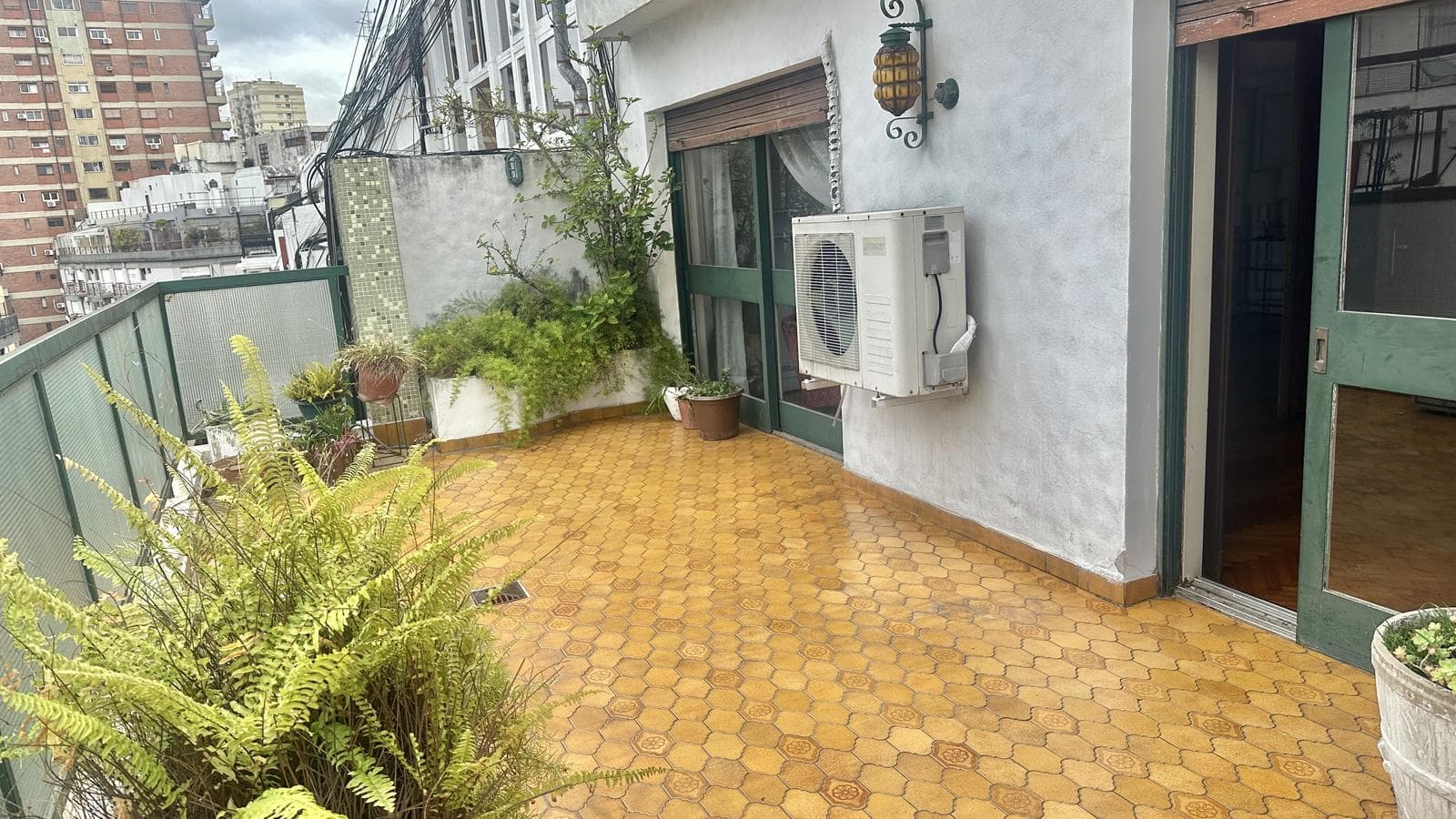 Apartment in Buenos Aires (CABA), Recoleta, with a terrace, 5 rooms, eligible for financing
