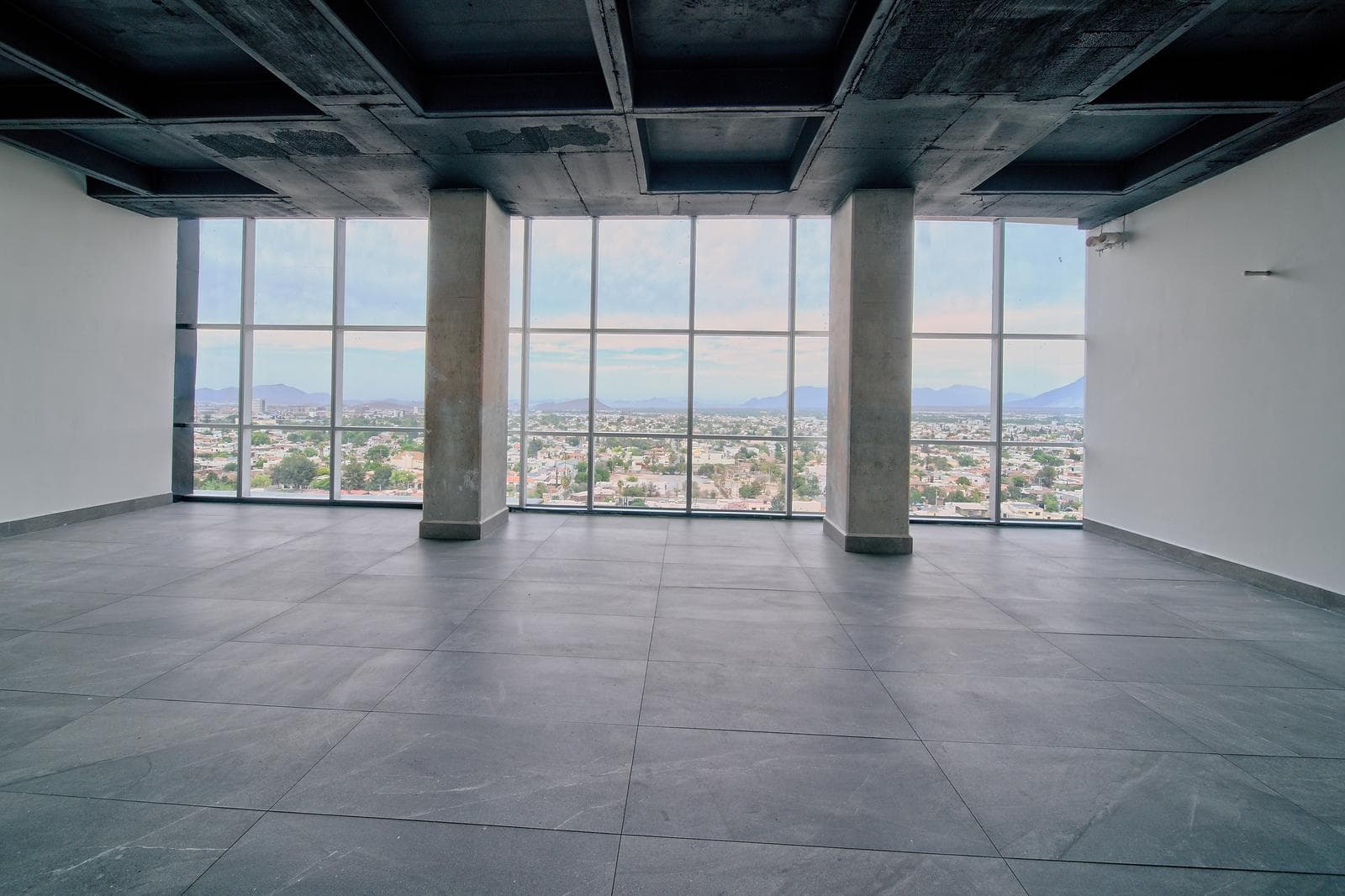 Office at Plaza Santa Isabel