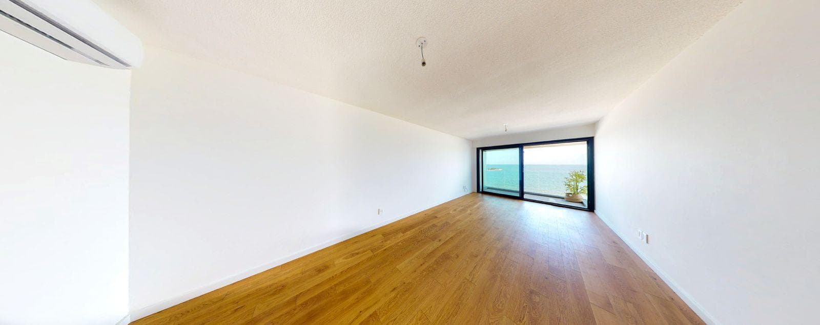 Two-bedroom apartment with a terrace for sale in Malvín
