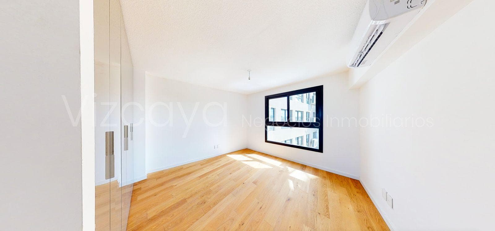 Two-bedroom apartment with a terrace for sale in Malvín
