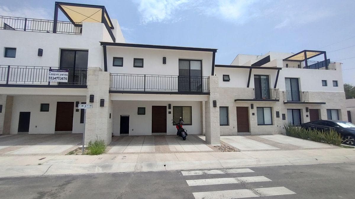 House for Rent with Garden and Pool in Torre de Piedra Gran Reserva, El Salitre