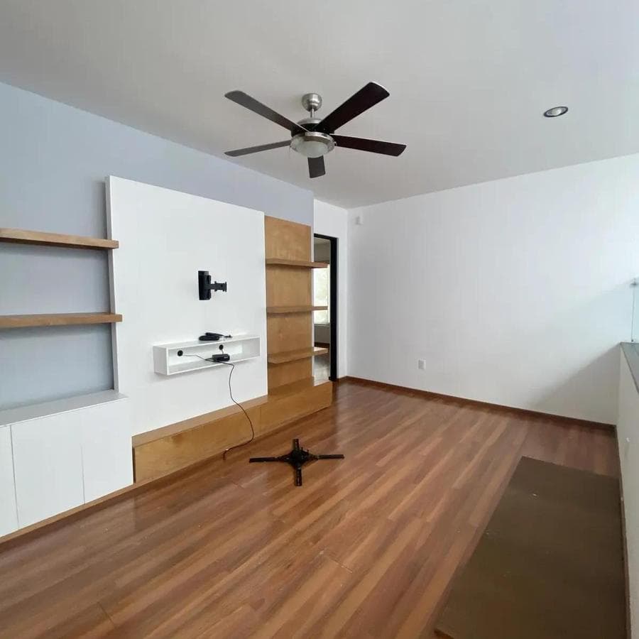 House for Rent in La Condesa Juriquilla | 3 Bedrooms with Bathrooms, Study, and TV Room