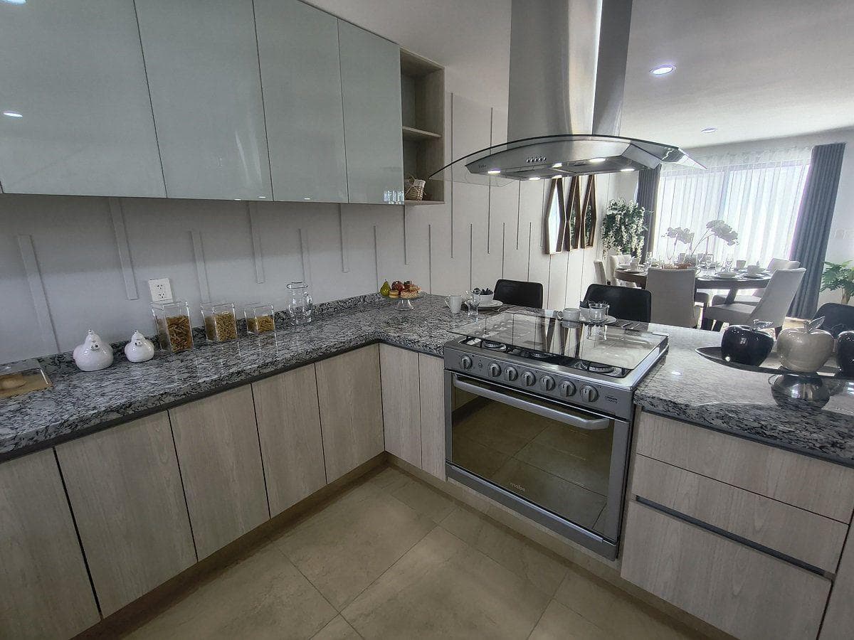 House for Sale in San Isidro Juriquilla, Private Garden and Clubhouse