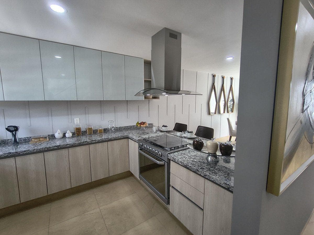 House for Sale in San Isidro Juriquilla, Private Garden and Clubhouse
