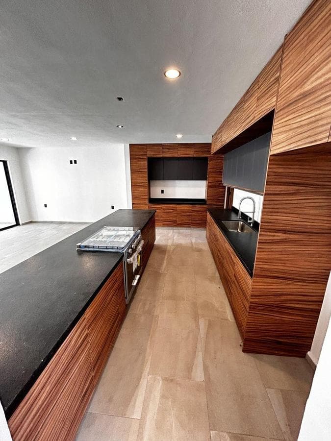 New Home in Grand Juriquilla with a Garden and a Bathroom in Every Bedroom