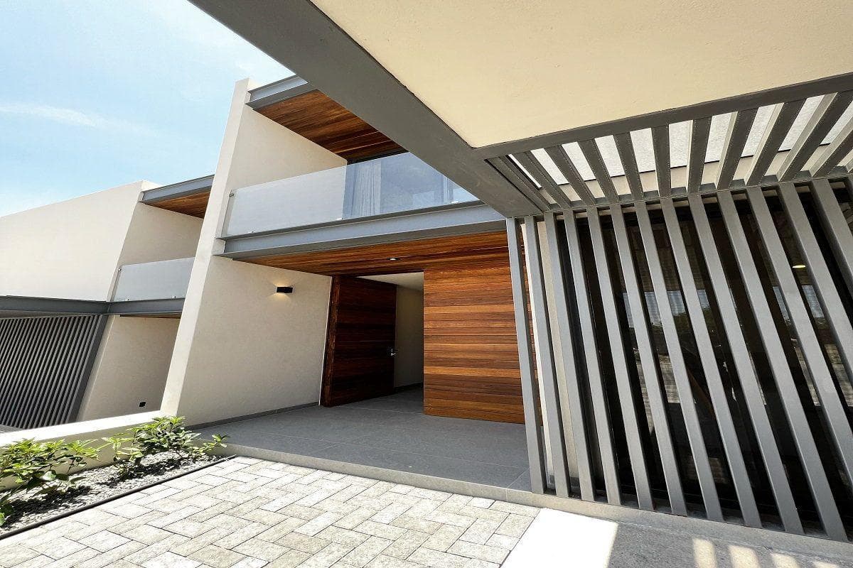 House for Sale in Altozano, Querétaro, Featuring a Contemporary Design and Spacious Layout