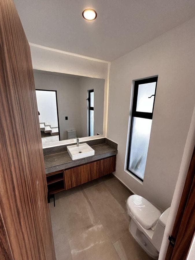 New Home in Grand Juriquilla with a Garden and a Bathroom in Every Bedroom