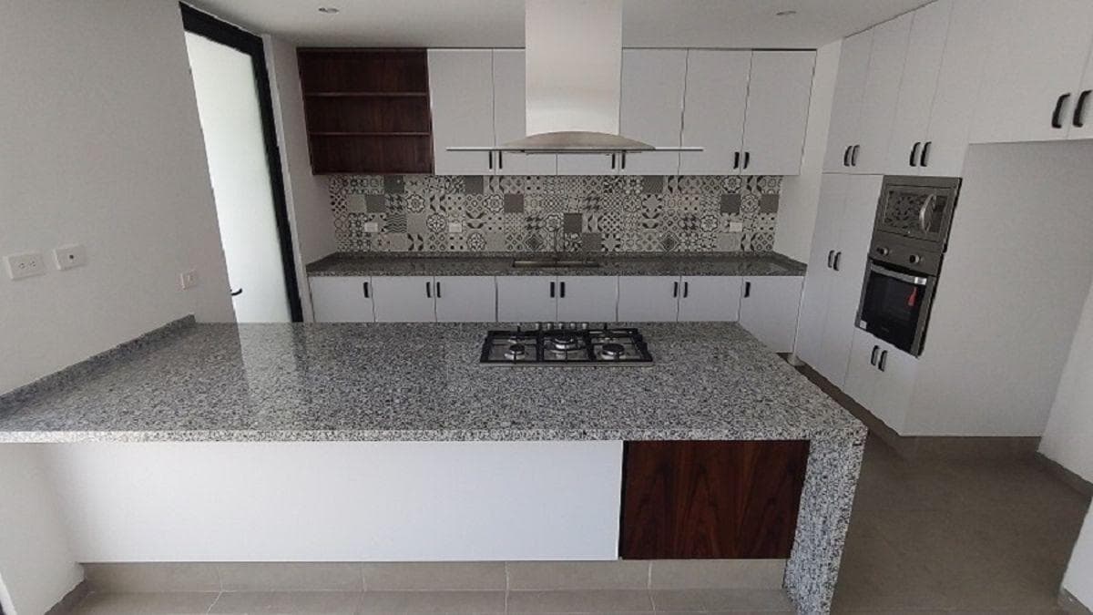 New Home in Grand Juriquilla with Modern Design and Premium Finishes