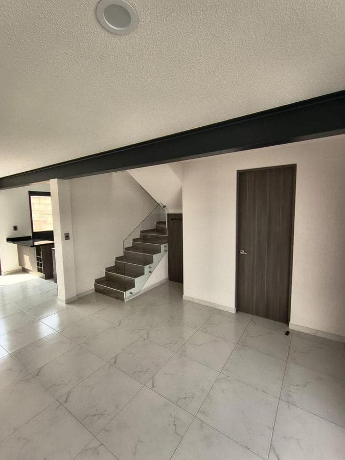 Home for Sale in San Isidro Juriquilla, Excellent Investment
