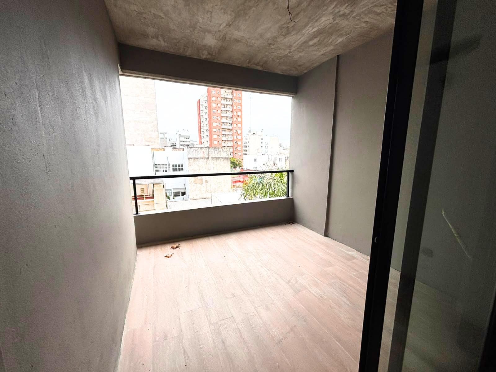 Two-room apartment with a balcony/terrace and a half-bath in Villa Crespo