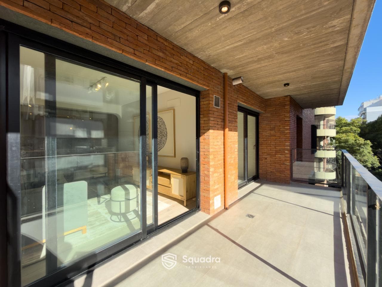 FOR SALE - 2-bedroom apartment with a balcony and amenities - Downtown, Rosario.