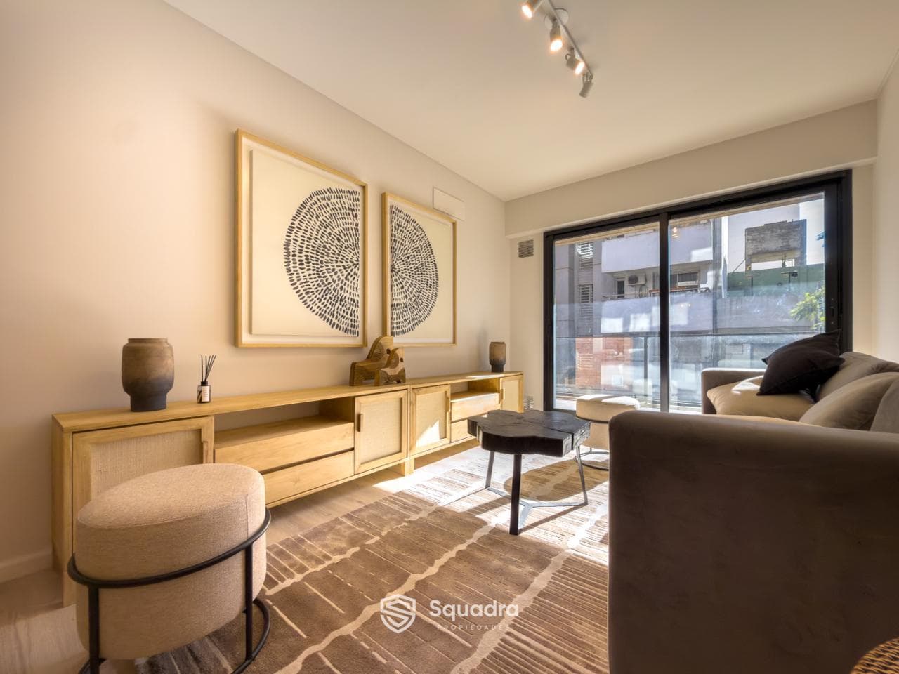 FOR SALE - 2-bedroom apartment with a balcony and amenities - Downtown, Rosario.