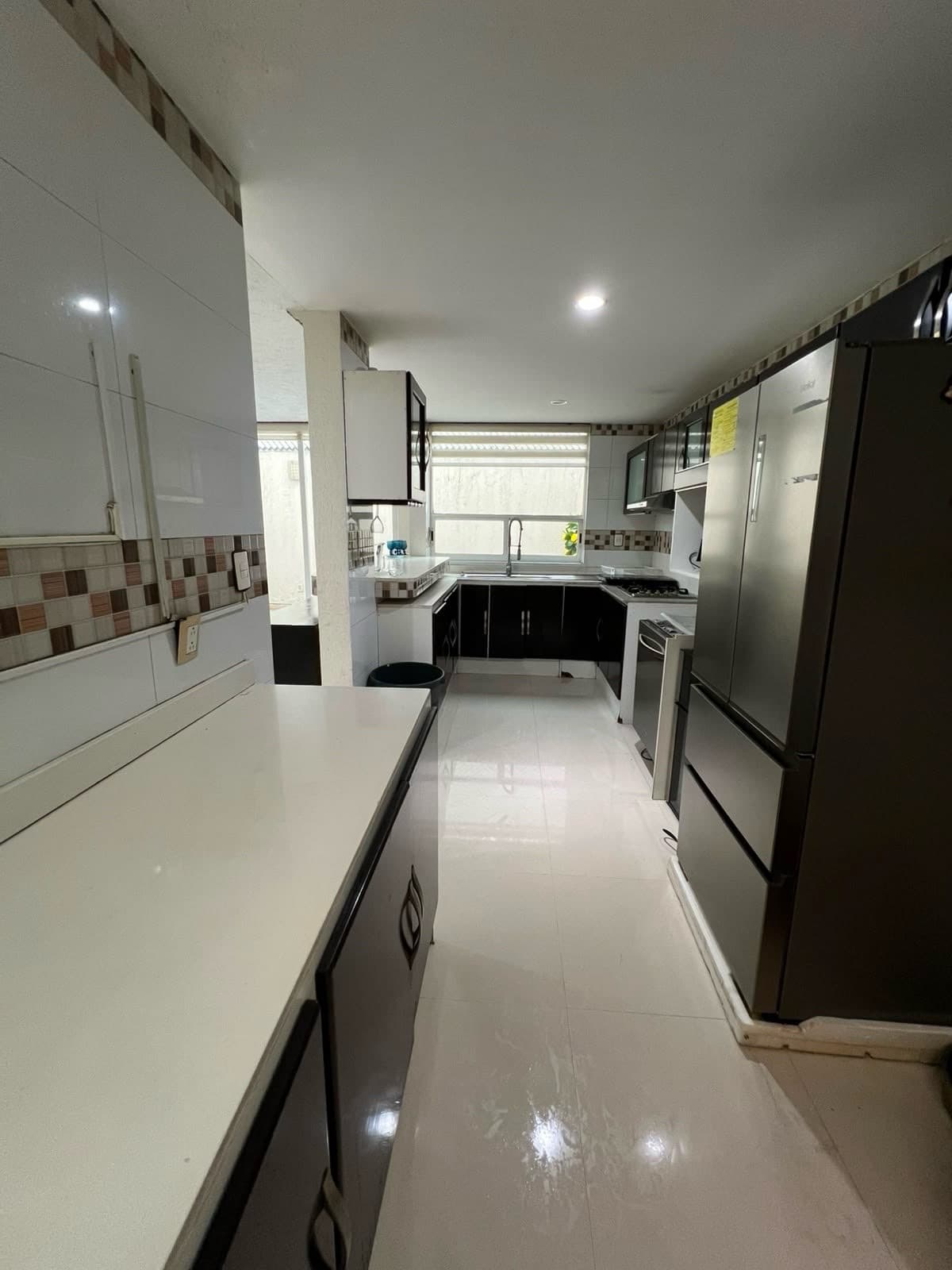 House for sale in Colonia Sinatel: spacious, 4 bedrooms with a bathroom, patio, 2 parking spaces, excellent location