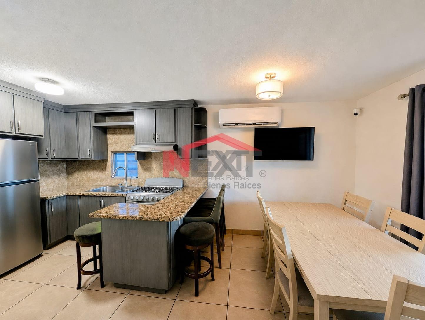 HOUSE FOR SALE IN COL. LOS ANGELES