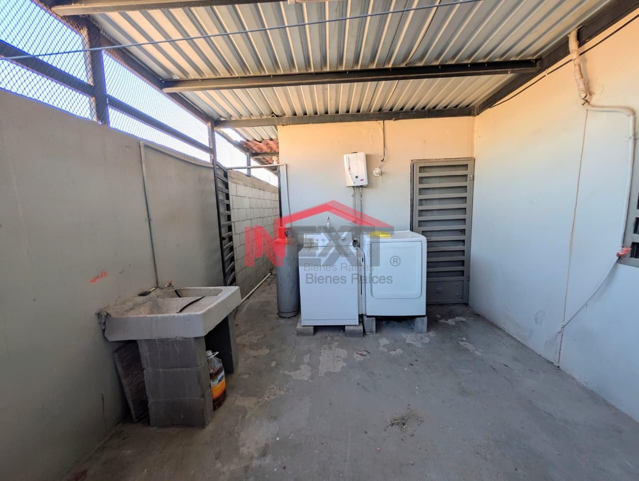 HOUSE FOR SALE IN COL. LOS ANGELES